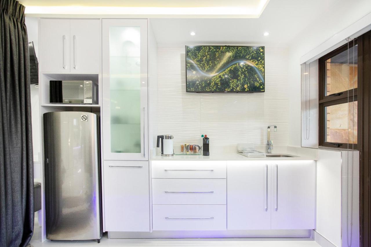 Wilderness Waters Boutique Suites - Adults Only Extérieur photo