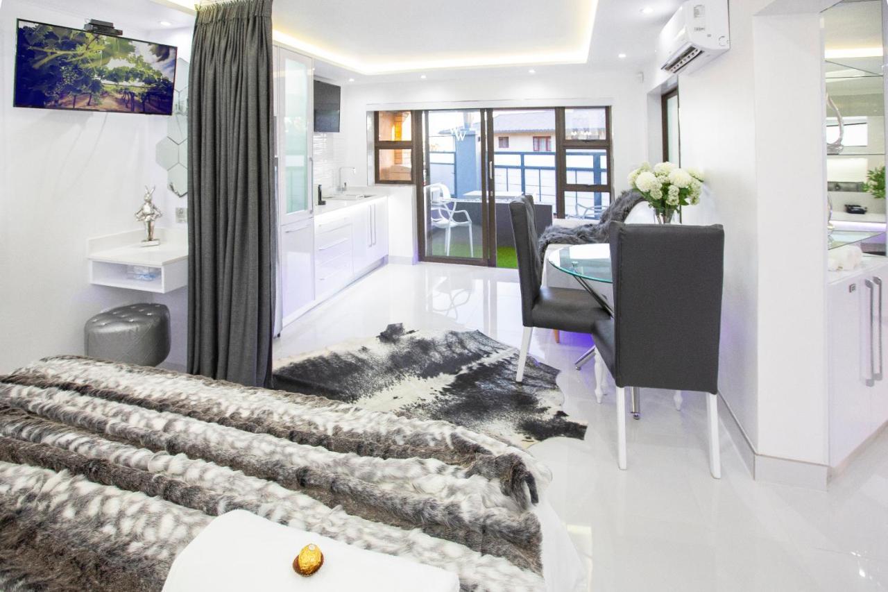 Wilderness Waters Boutique Suites - Adults Only Extérieur photo